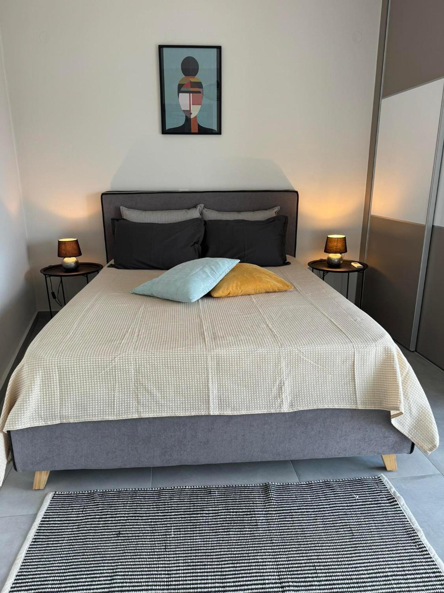 Zonapartments A Sea View-city Center Lejlighed
